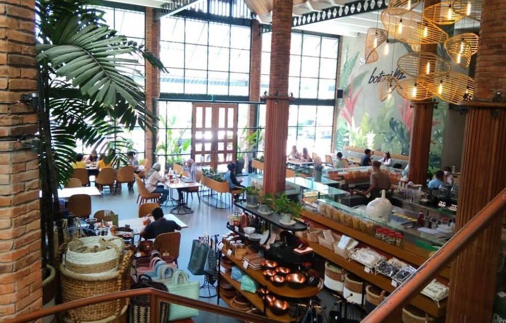 7 Restoran Keluarga di Surabaya yang Lezat dan Kekinian