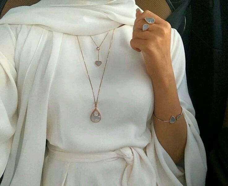 Aksesori Wanita Hijab yang Bikin Tampilan Makin Anggun...