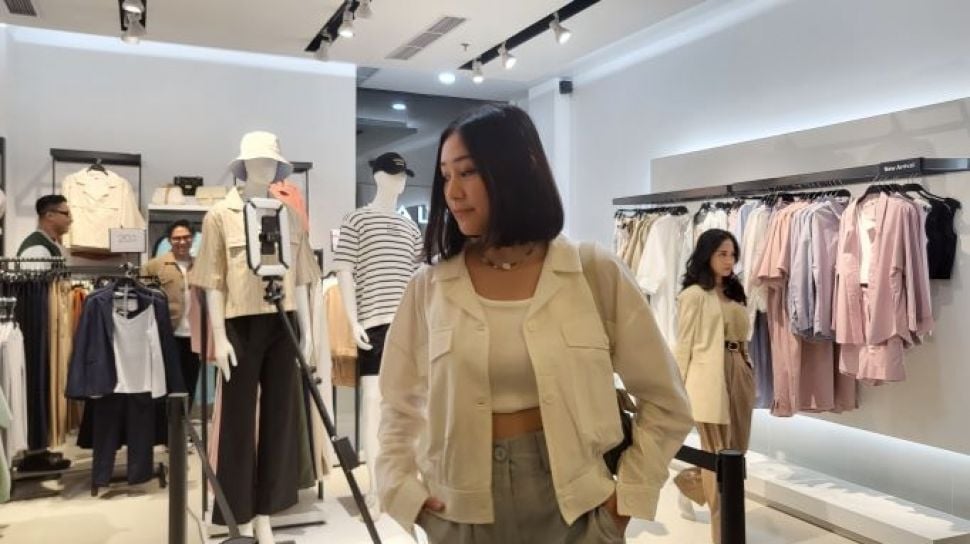 Jauh dari Gaya Kuno dan Kaku, Brand Fashion Lokal Ini Kembali dengan ...