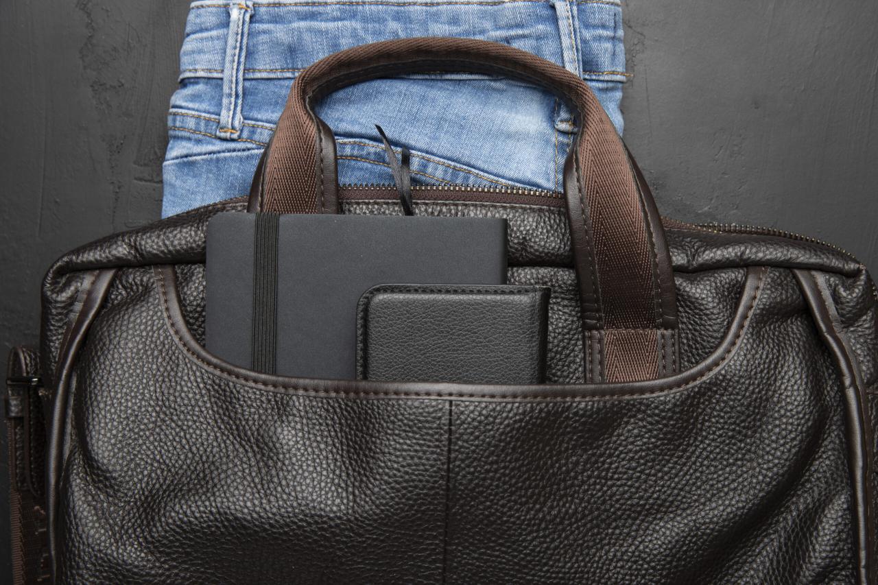 Demi Tampil Gaya, Wajib Tahu 9 Jenis Tas Pria