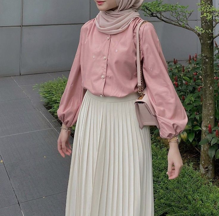 5 Inspirasi Hijab OOTD Pakai Rok Plisket | Model pakaian hijab, Model ... 5 Inspirasi Hijab OOTD Pakai Rok Plisket | Model pakaian hijab, Model ...