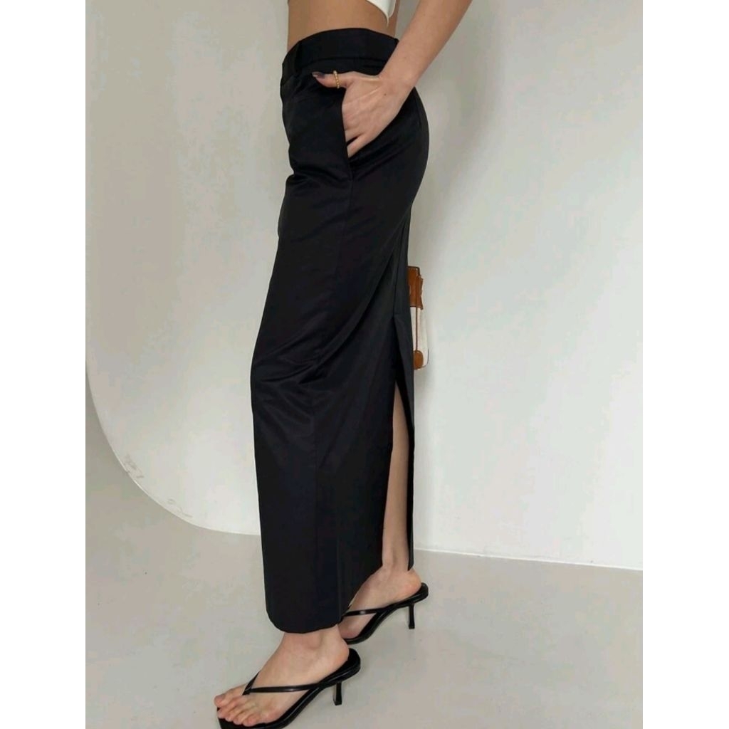 Jual Rok Panjang Hitam Formal Wanita - Elegan dan Nyaman (AE 101 ...