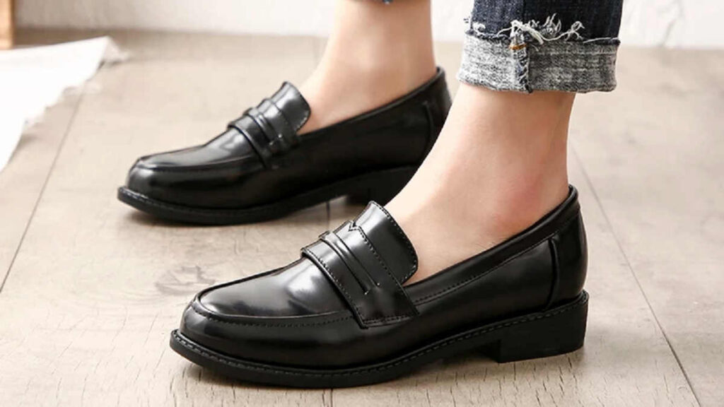 Sepatu Loafers Wanita, Hadir dengan Rekomendasi Brand Lokal Terbaik