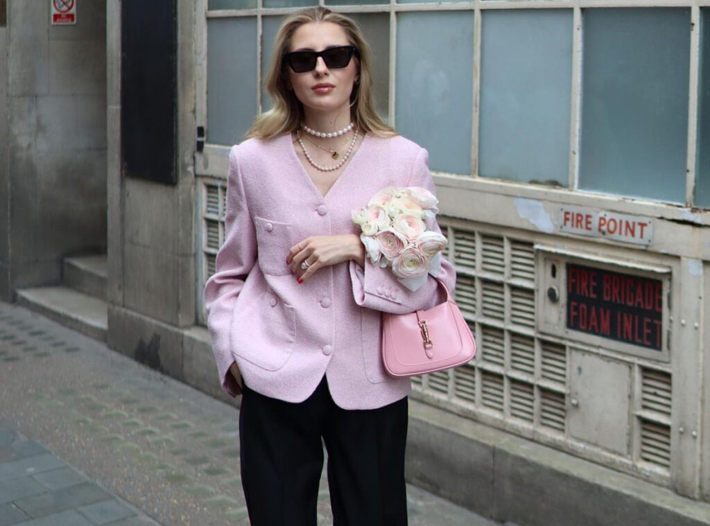 7 Tips Memilih Outfit Wanita Simple yang Stylish