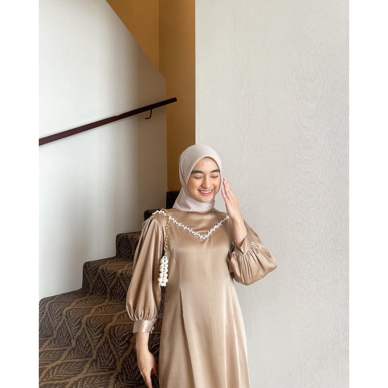 Jual READY STOCK – ADA JUMBO / CALENDULA DRESS SATIN MAXMARA SILK ...